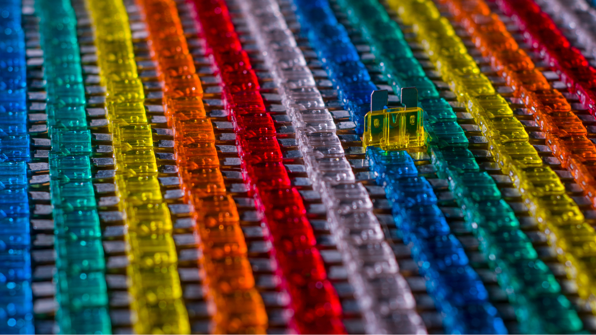 O que é o fusível que faz o sistema elétrico carro funcionar